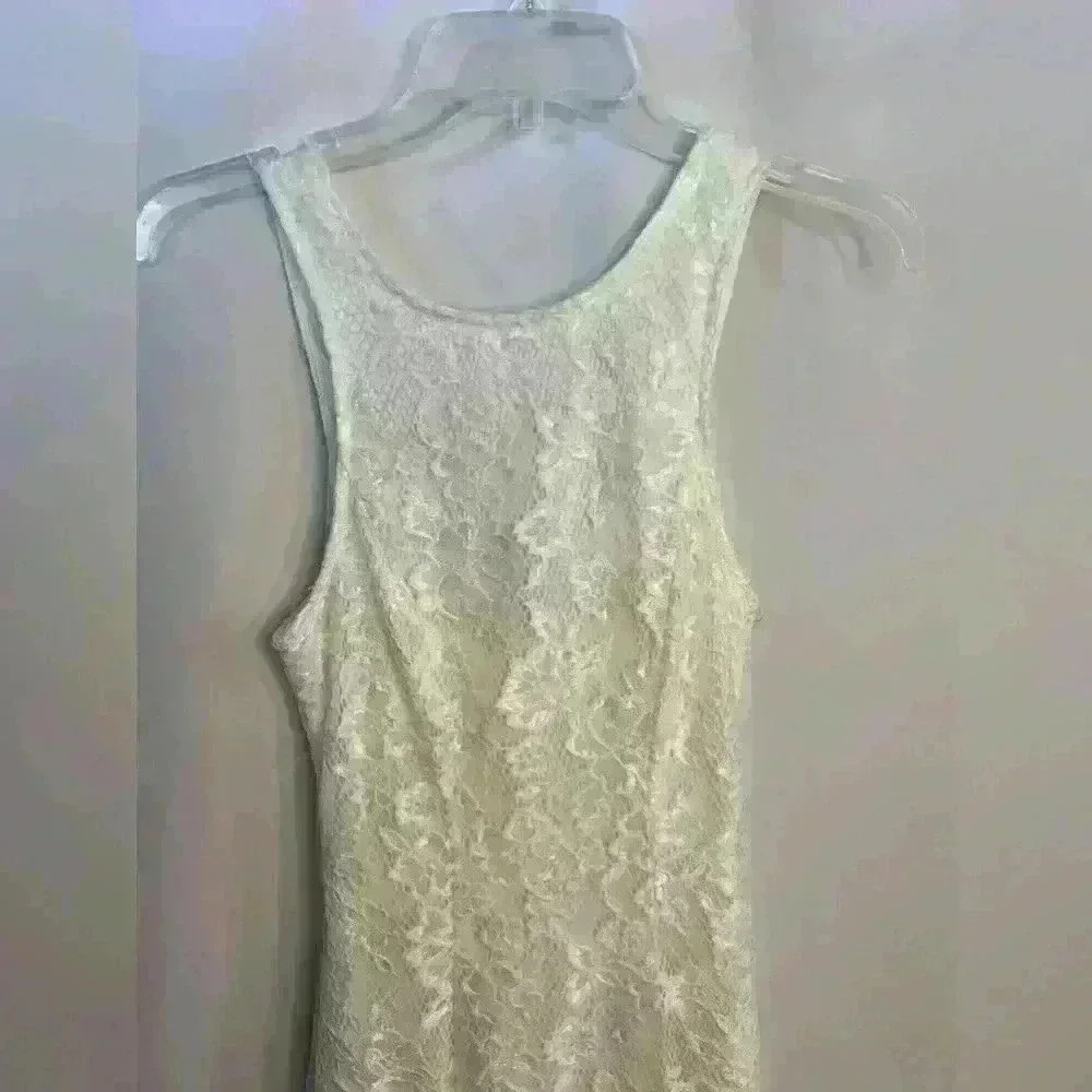 Xtraordinary White Lace Dress - Picture 2 of 7